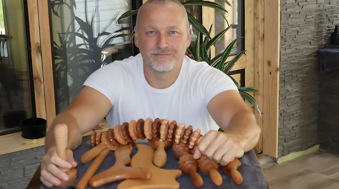 Richard Kulda ve své masérně